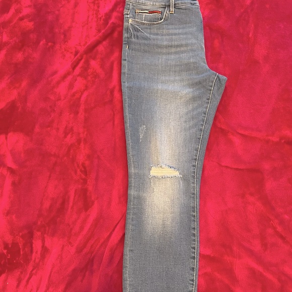 Tommy Hilfiger Ripped Jeans 👖 - Picture 2 of 7
